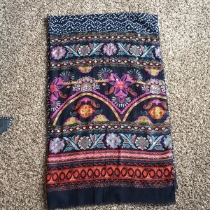 Beautifully patterned scarf, very unique